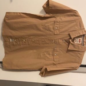 LEVI BUTTON UP SHIRT